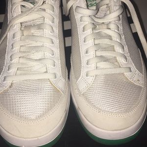 Rod Laver Originals size 8